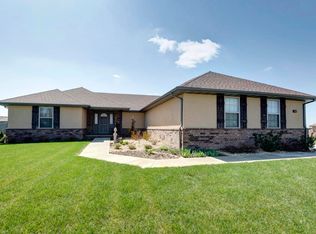 1202 E Fieldstone Dr, Ozark, MO 65721