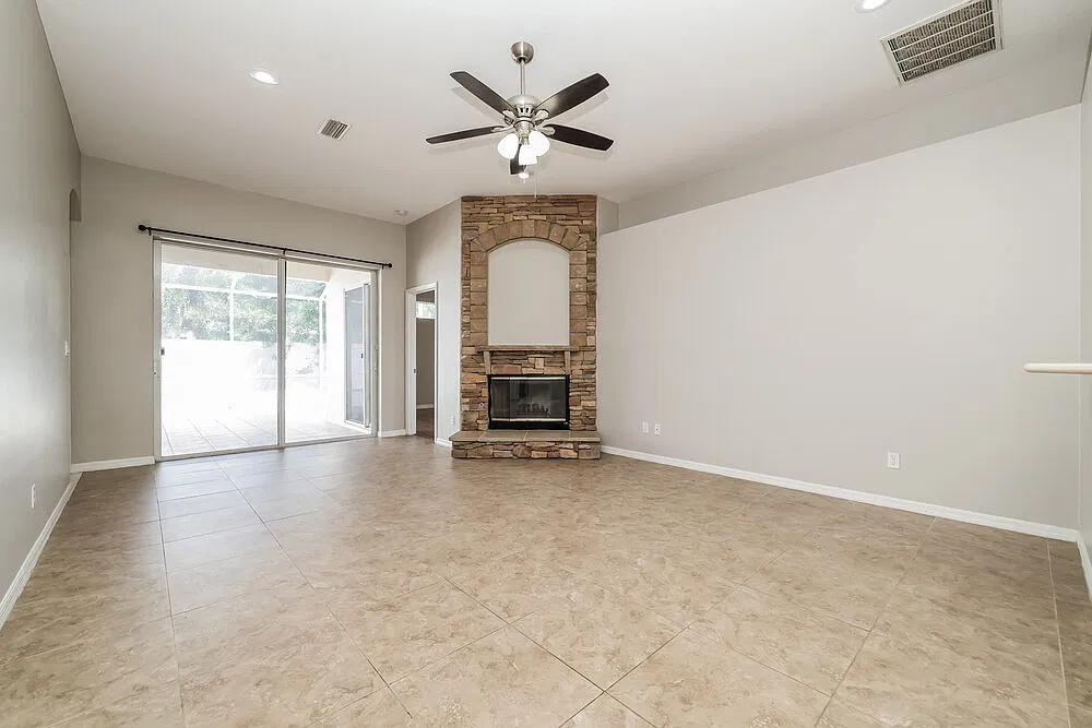 4 bed, 2.0 bath, 2110 sqft, $2,230 — Photo 3
