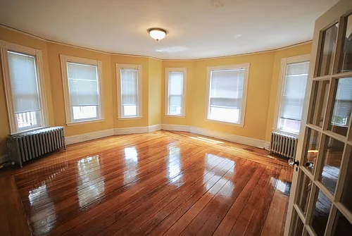 18 Hinckley Street Apartments Photo 1