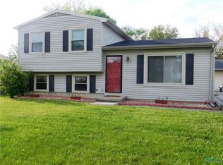 3065 Lantern Dr, Oregon, OH 43616