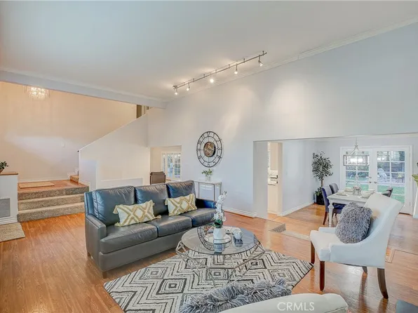 2518 N Greenbrier St, Santa Ana, CA 92706