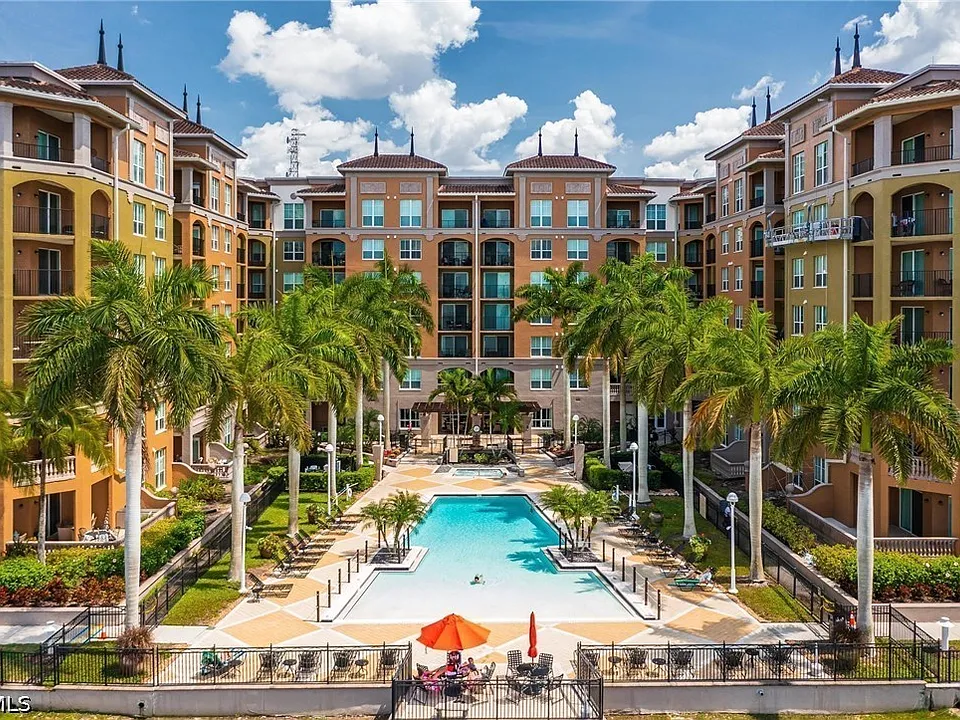 2825 Palm Beach Blvd #219