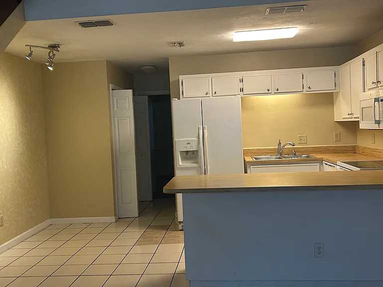 1131 Ocala Rd #1 — Photo 2