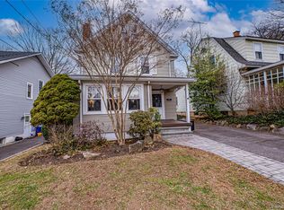 75 Bar Beach Rd, Port Washington, NY 11050