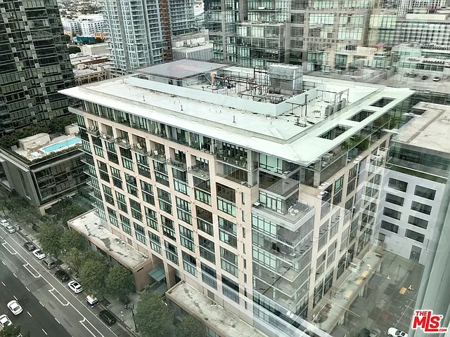 1111 S Grand Ave #506