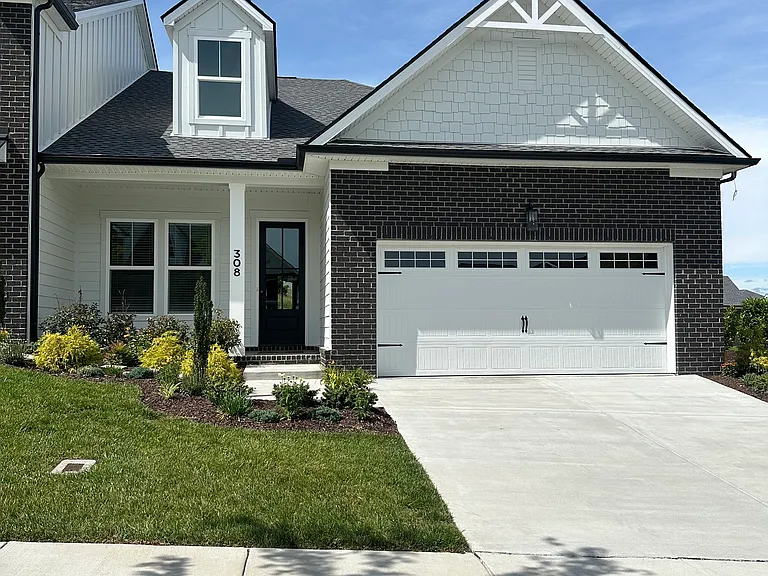 308 Buckwood Ln — Photo 4