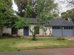 117 Crocus St, Lake Jackson, TX 77566