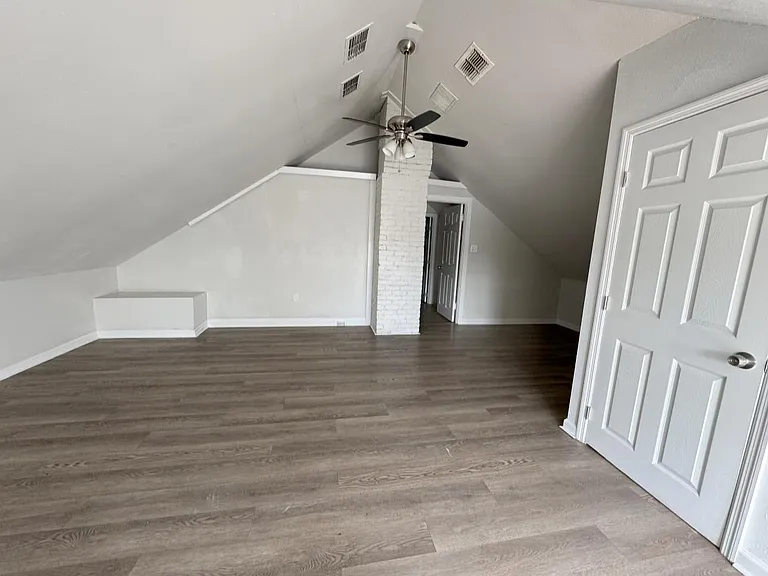 220 N Beaumont Ave #2 — Photo 18
