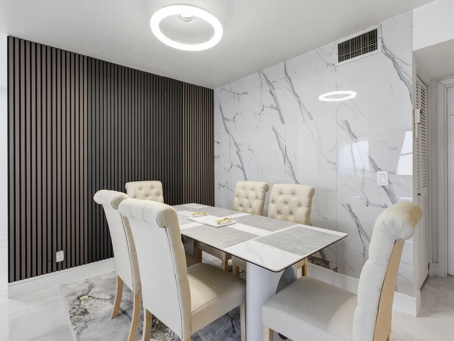 2101 S Ocean Dr — Photo 2