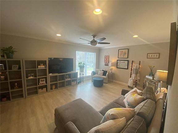 5th image of 900 S Lamar Blvd APT 209