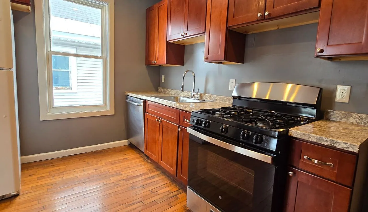Wonder 5 Bedroom Student Housing — Photo 1