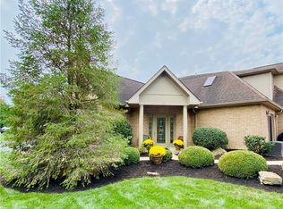 318 Village Green Dr, Mcmurray, PA 15317