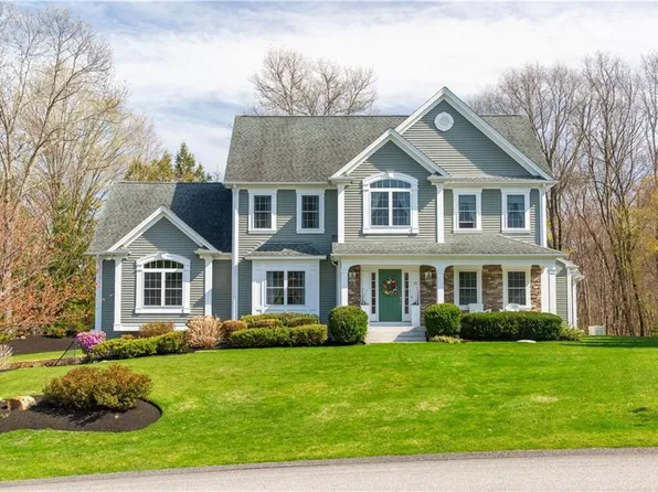 23 Cherry Blossom Ln, Smithfield, RI 02828