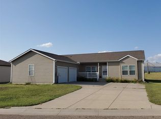 901 Northfork Ct, Victoria, KS 67671