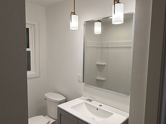 5th image of 730 E Shore Dr APT 1
