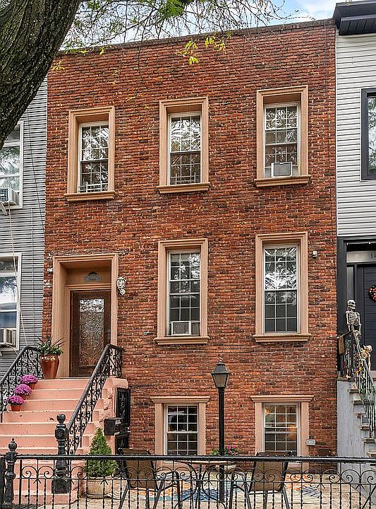 1st image of 147 Weirfield St