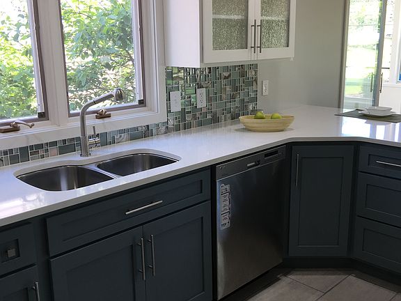 Custom Cabinets/Quartz Count