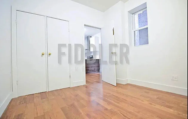 Rented by EXR | media 12