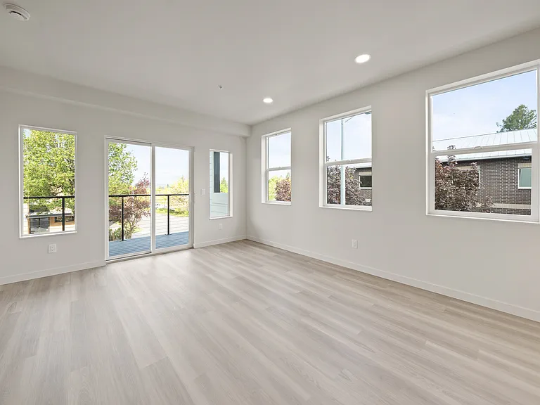 7044 SW Gonzaga St #304 — Photo 10