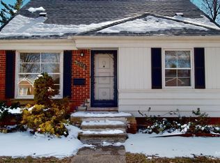 20878 Lancaster St, Harper Woods, MI