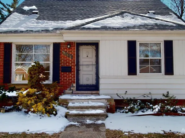 20878 Lancaster St, Harper Woods, MI 48225