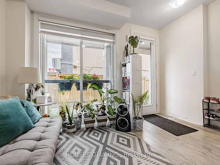 713 Lawrence Ave W #5 — Photo 8