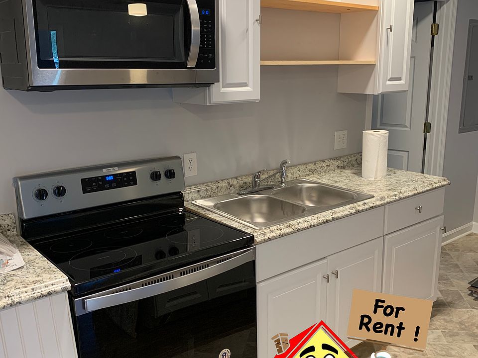 1st image of 5617 Oak St Unit B