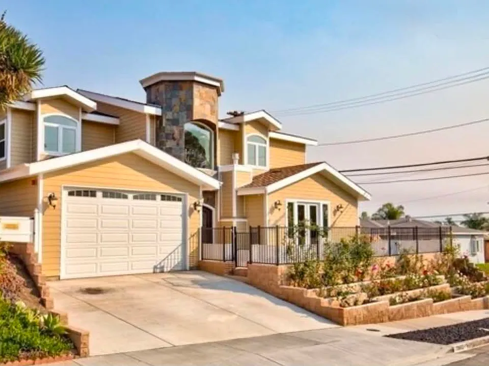 19462 Harding Ln