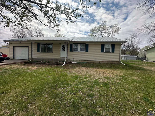 406 Locust St, Americus, KS 66835