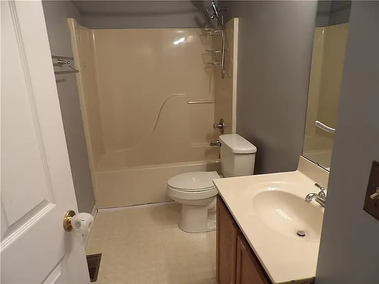 2784 Berwood Ln — Photo 7