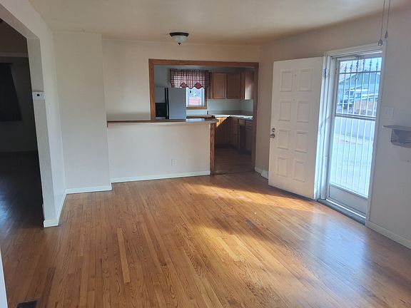 large front room with dinning area