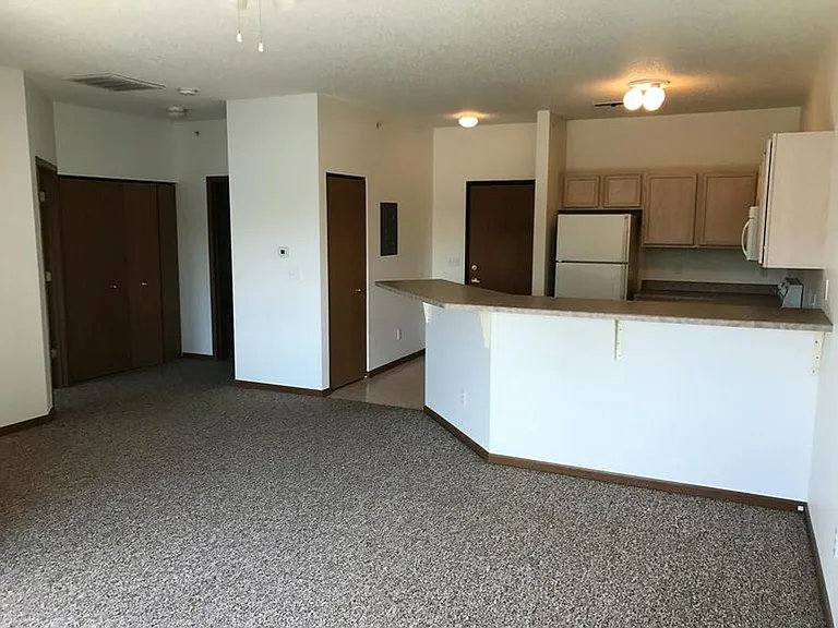 465-585 Highway 965 NE — Photo 5