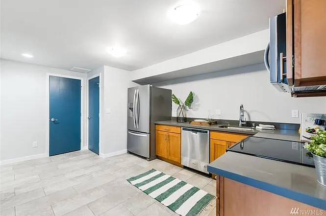 4625 S Hudson St #B — Photo 3