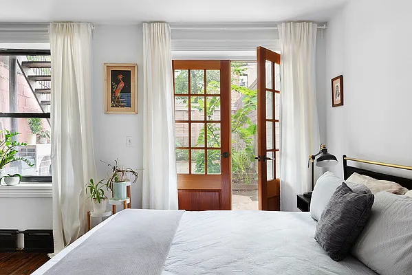 Sold by Compass | media 7