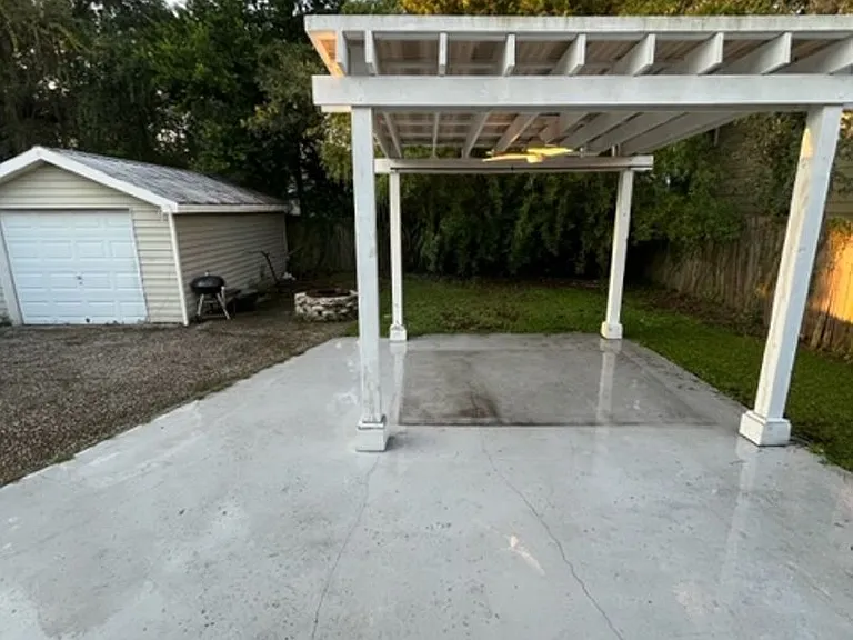 203 W Haya St — Photo 11