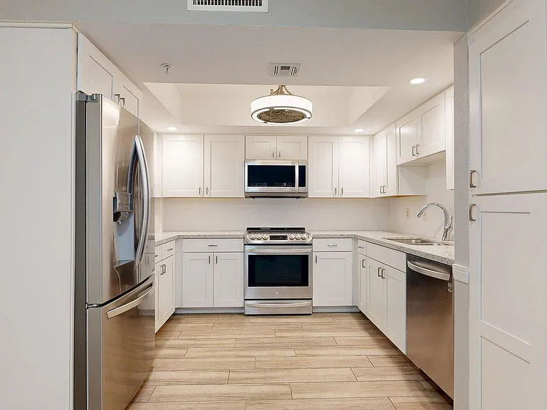 4200 N Miller Rd #309 — Photo 4