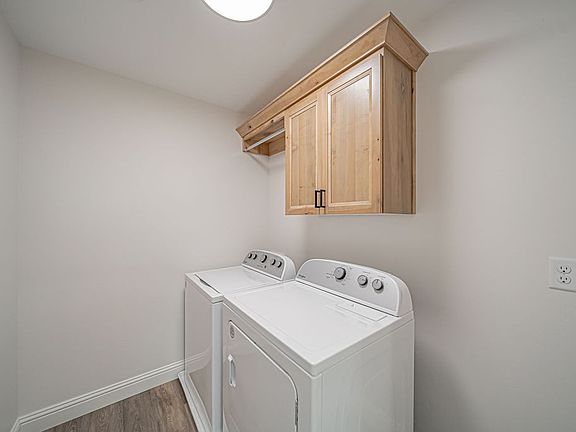4th image of 4725 Witts End
