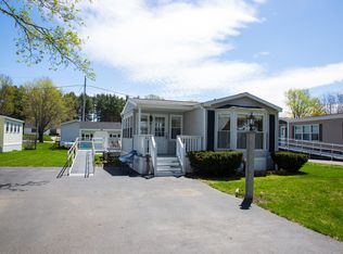24 Patio Park Ln, Gorham, ME 04038