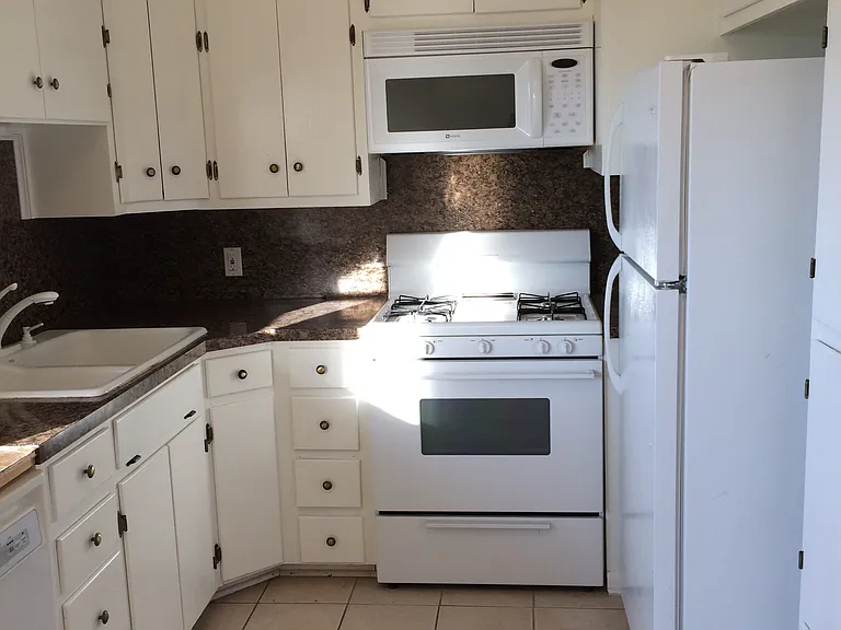5200 Overbrook Dr #B — Photo 4