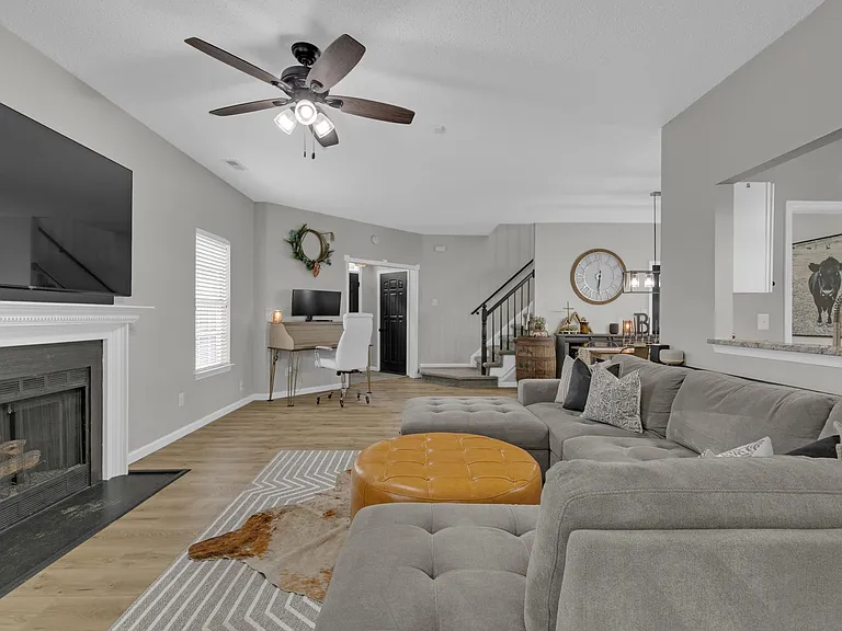 805 Vantage Ct — Photo 12
