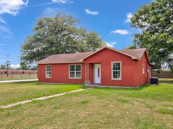3815 E Lynwood Dr, Beaumont, TX 77703