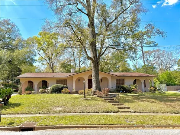 712 Westmoreland Dr W, Mobile, AL 36609