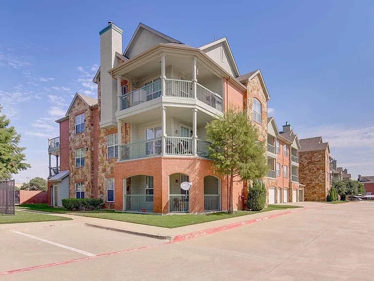 The Bluffs at Vista Ridge — Photo 37