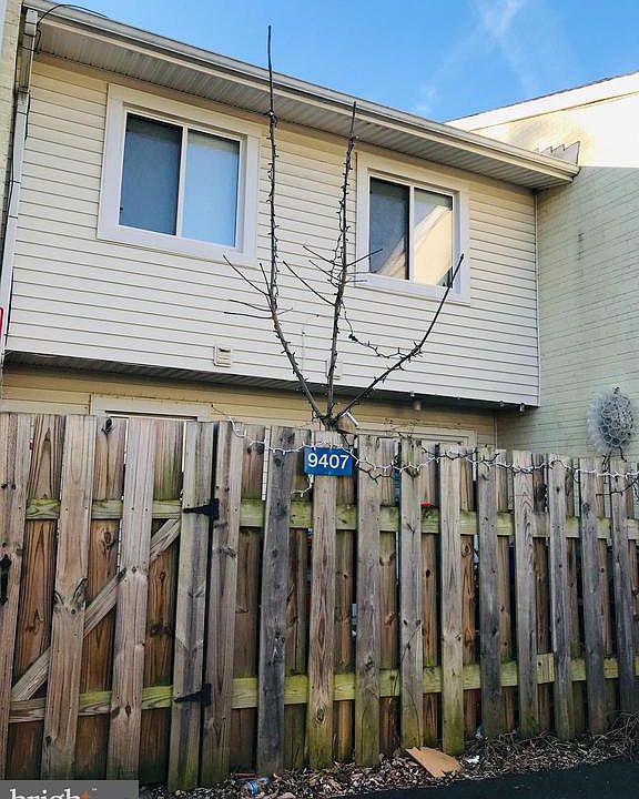 2nd image of 9407 Tarra Ln