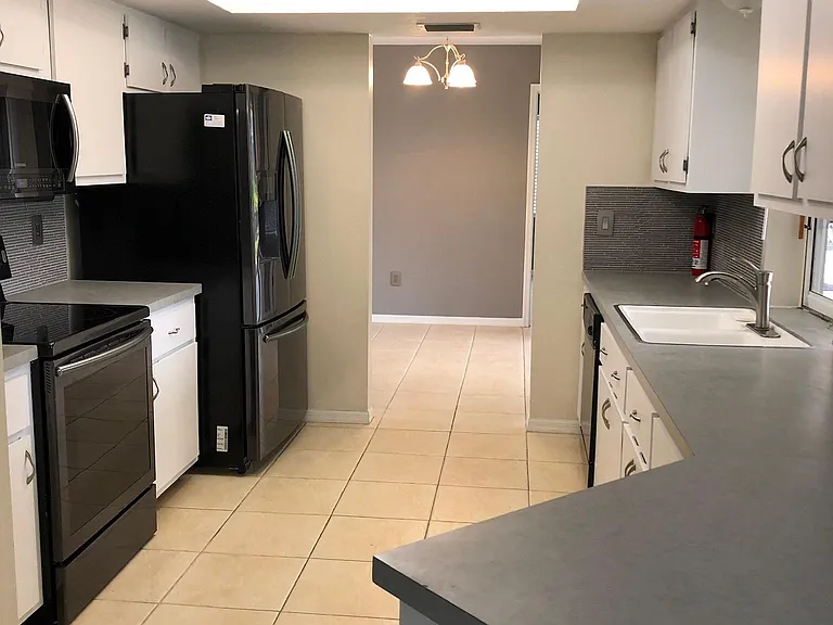 17298 Meadow Lake Cir — Photo 8
