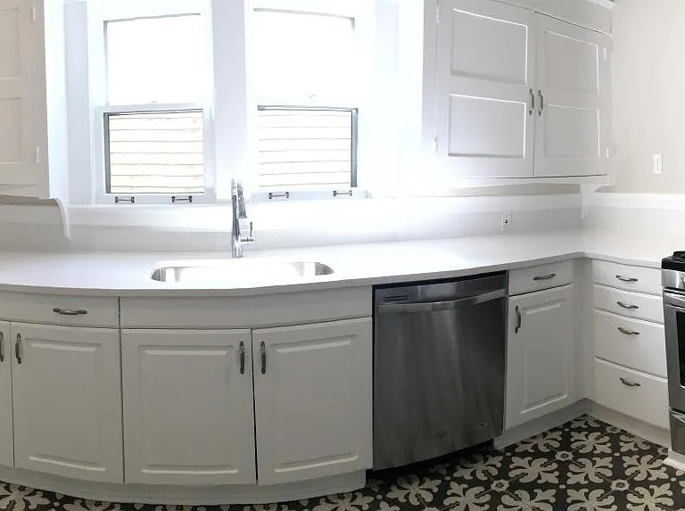 221 S Hamilton St — Photo 23