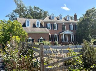 1803 Brookstone Ct, Vienna, VA 22182