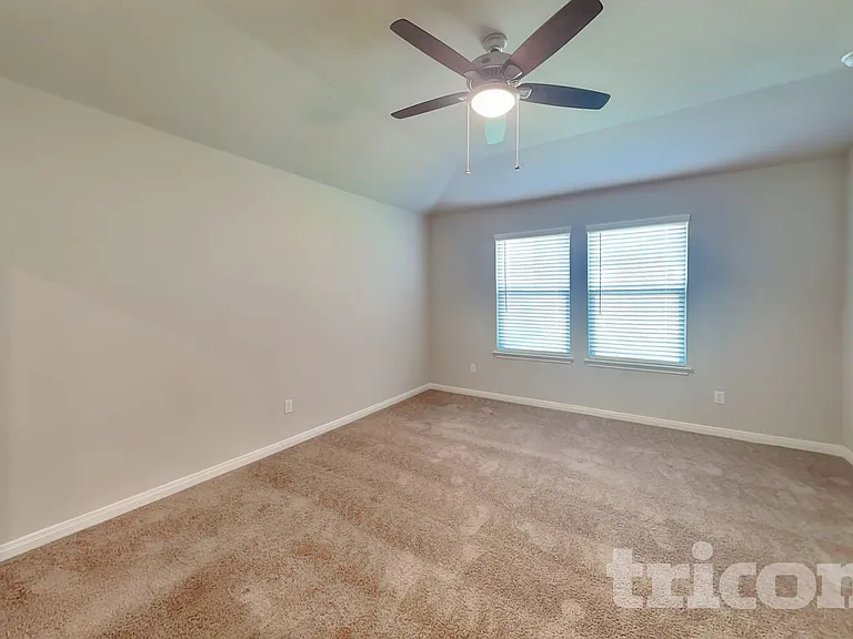 5811 Zoey Way — Photo 5
