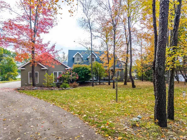 11709 Osprey Bay Rd, Davisburg, MI 48350