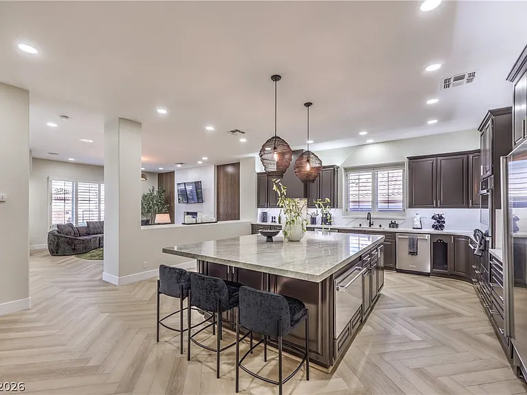 7520 Captains Harbor Dr — Photo 9